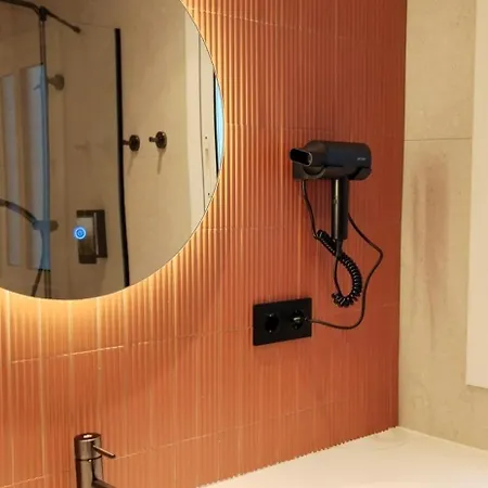 Atenea Calabria Aparthotel Barcelona
