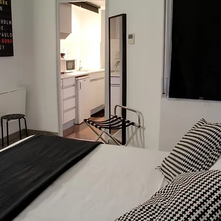 Aparthotel Atenea Calabria Barcellona