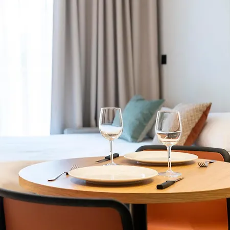 Atenea Calabria Aparthotel Barcelona