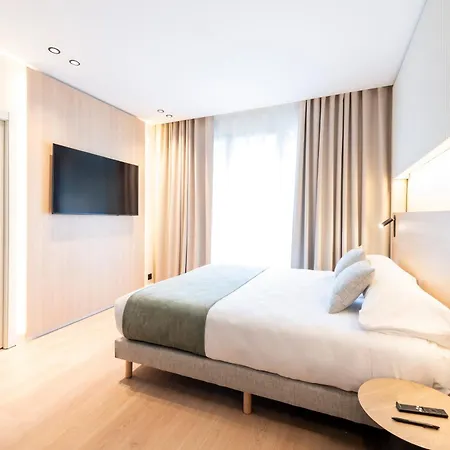 Atenea Calabria Aparthotel Barcelona