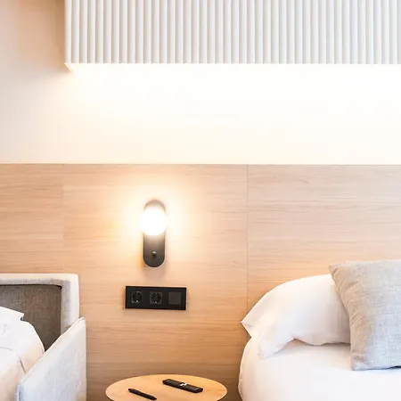 Atenea Calabria Aparthotel Barcelona